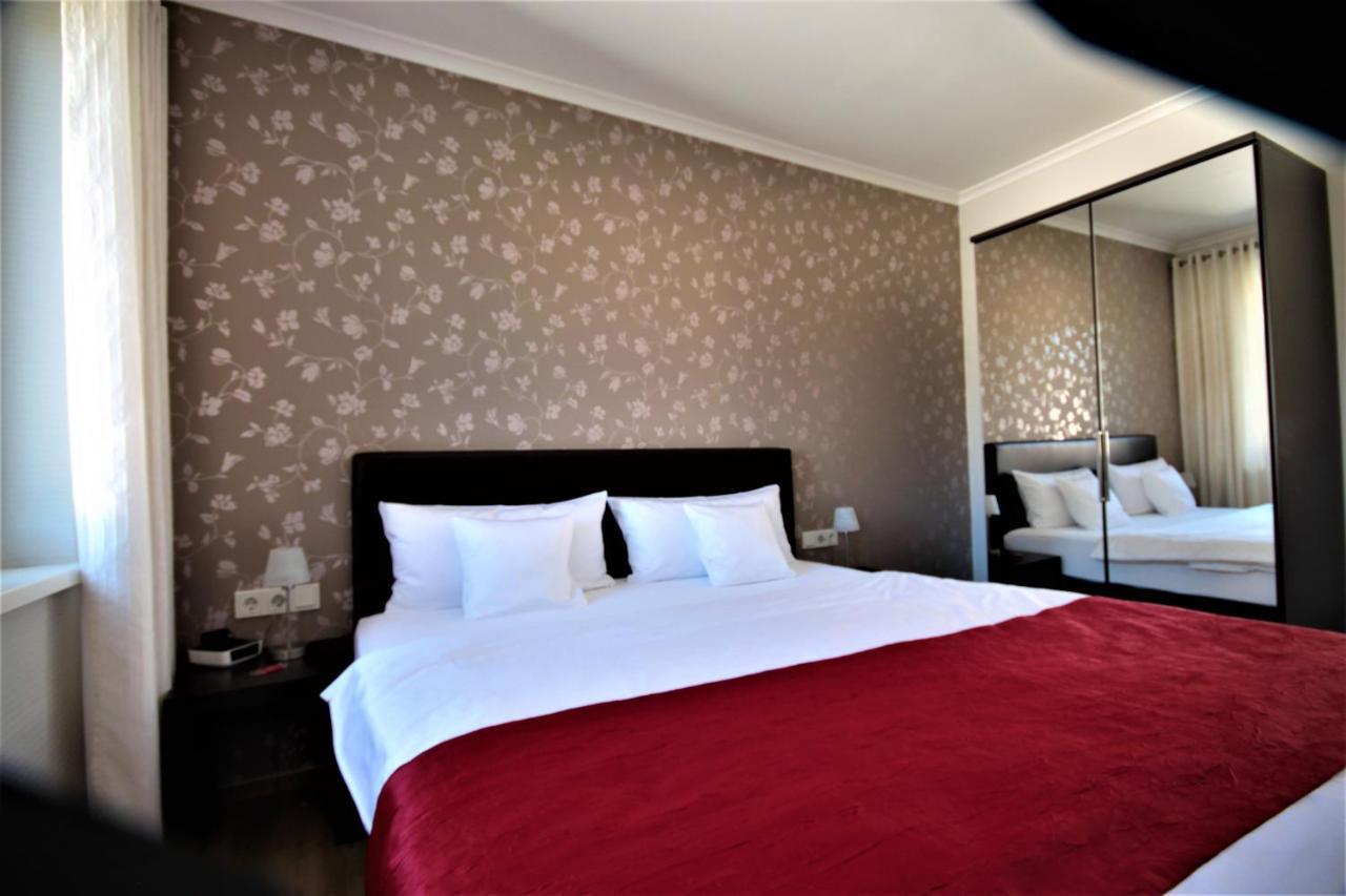 Feriendomizil Am Lindenplatz Hotel บุลลาย ภายนอก รูปภาพ